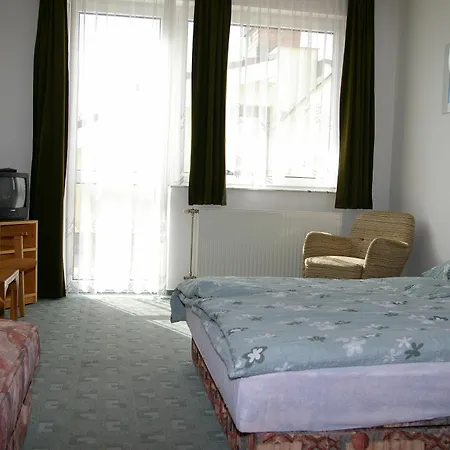 Guest house Arizona Apartman 3*